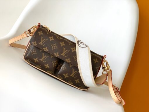 LV 一比一 Pochette M46999 經典老花小包 簡約手拿設計