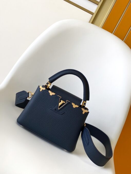 LV 精品仿製 Capucines BB 小號手提包 經典粒面皮革設計