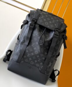 LV一比一M46792後背包Christopher黑灰老花機能潮包款