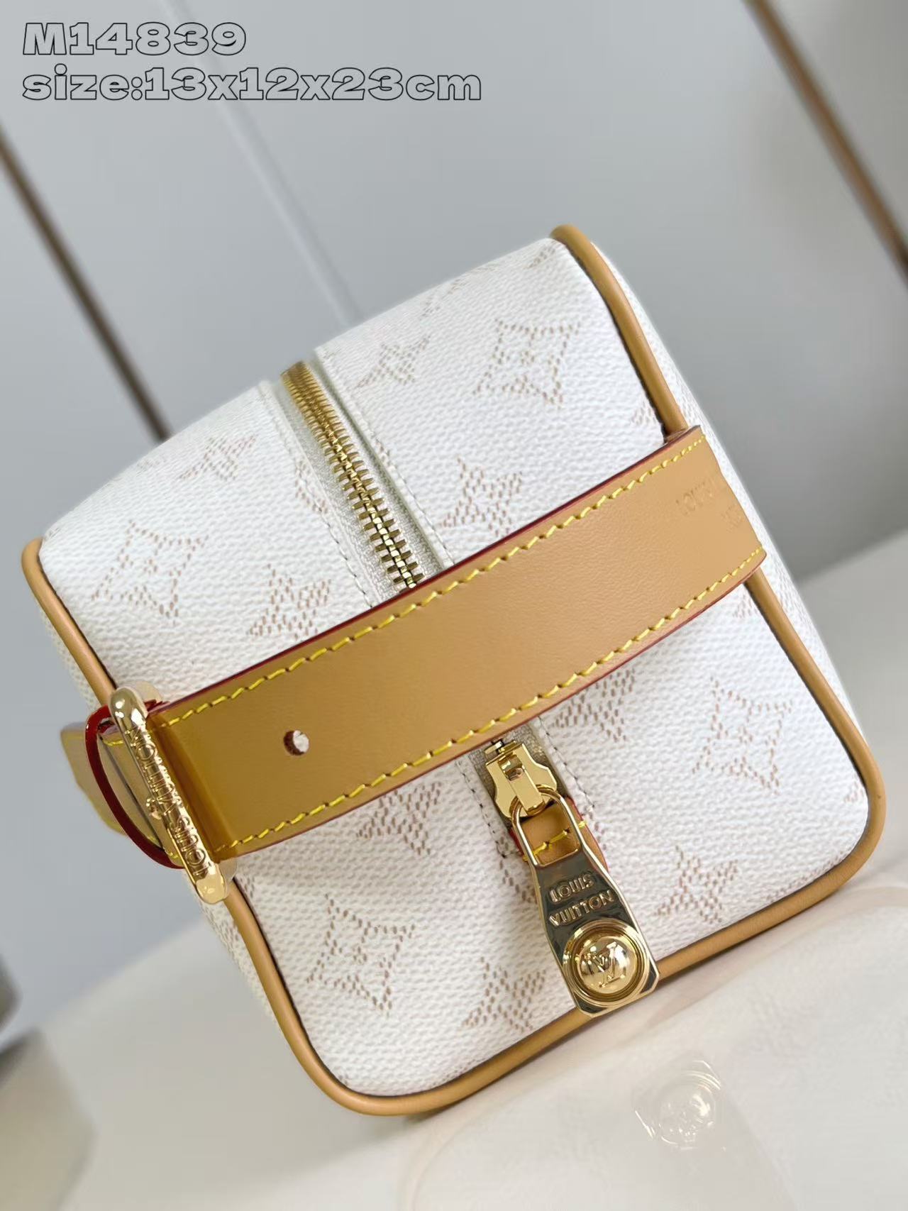 LV高仿M14839迷你手拿包白色老花設計輕巧多功能收納款｜歐美奢侈品精品推薦