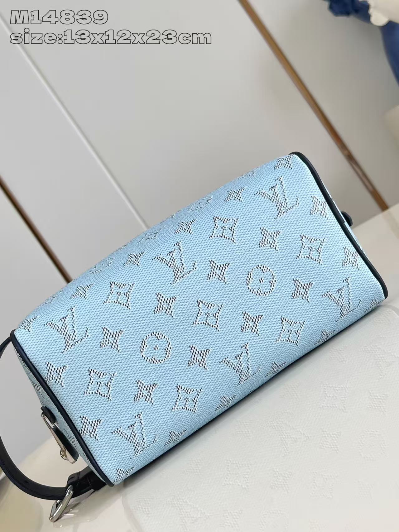 LV A貨M14839迷你手拿包天藍Monogram帆布清爽配色設計款｜歐美奢侈品精品推薦