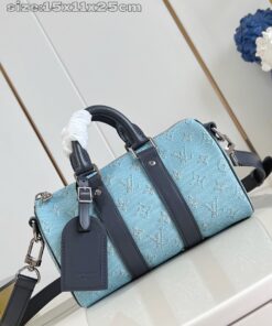 LV高仿M14681淺藍色壓紋迷你旅行包2025時尚小巧設計