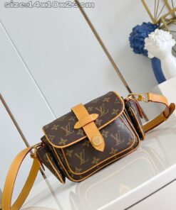 LV高仿M14742老花腰包 小巧便攜經典百搭設計