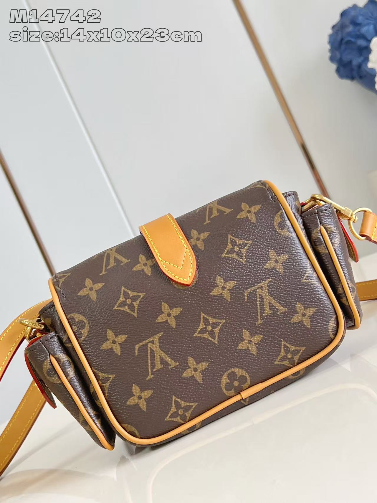 LV高仿M14742老花腰包 小巧便攜經典百搭設計｜歐美奢侈品精品推薦