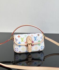 LV一比一彩色翻蓋包白底Monogram復古設計優雅斜背包款