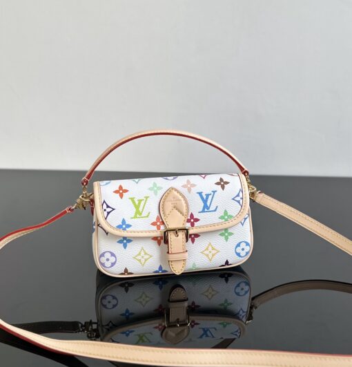 LV一比一彩色翻蓋包白底Monogram復古設計優雅斜背包款