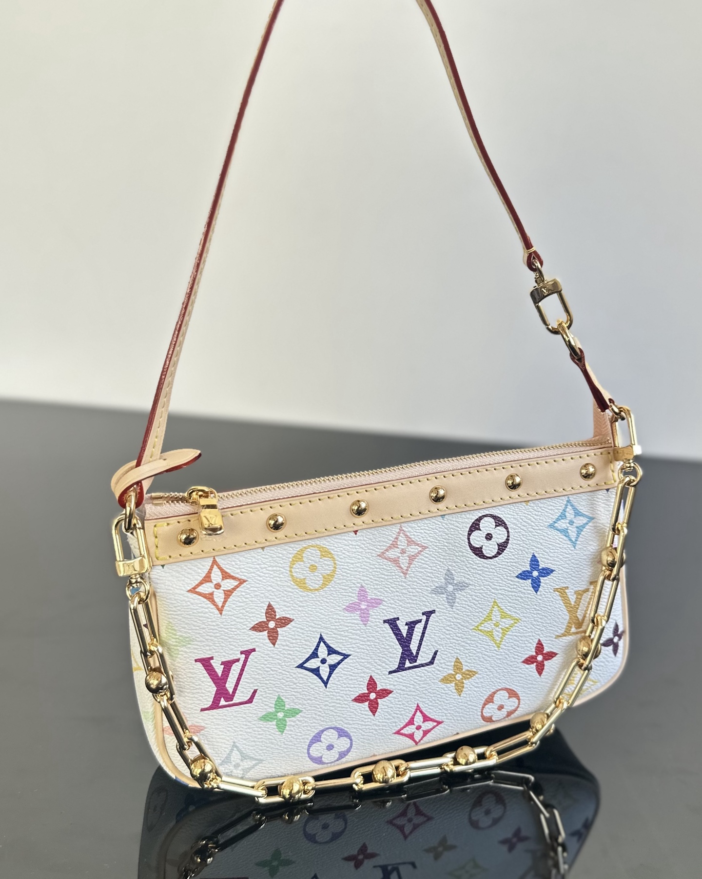 LV原單Multicolor彩色鏈條小包白底復古鉚釘迷你肩背推薦｜歐美奢侈品精品推薦