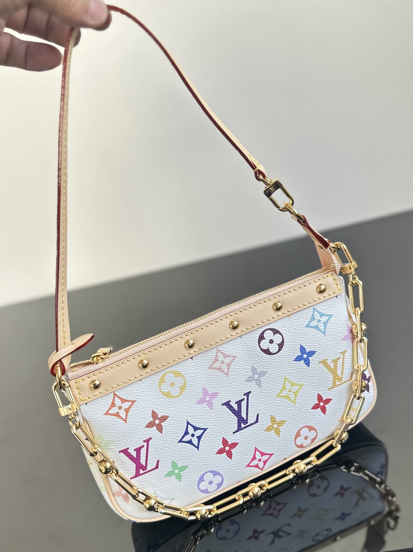 LV原單Multicolor彩色鏈條小包白底復古鉚釘迷你肩背推薦｜歐美奢侈品精品推薦