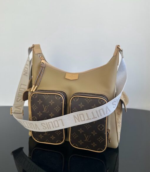 LV A貨拼接斜背包雙前袋設計通勤休閒風格實用款推薦