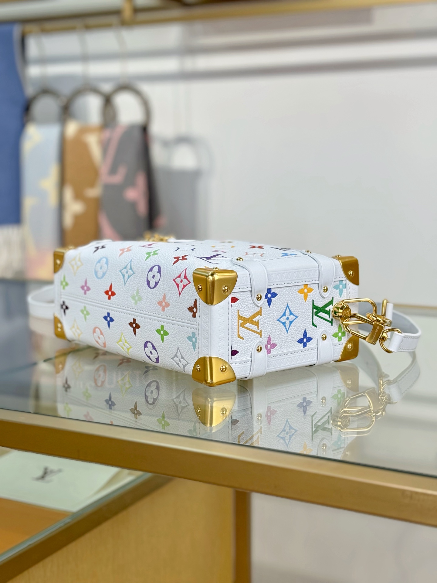 LV高仿M14046彩色Monogram箱型包白底Petite Malle精品推薦｜歐美奢侈品精品推薦