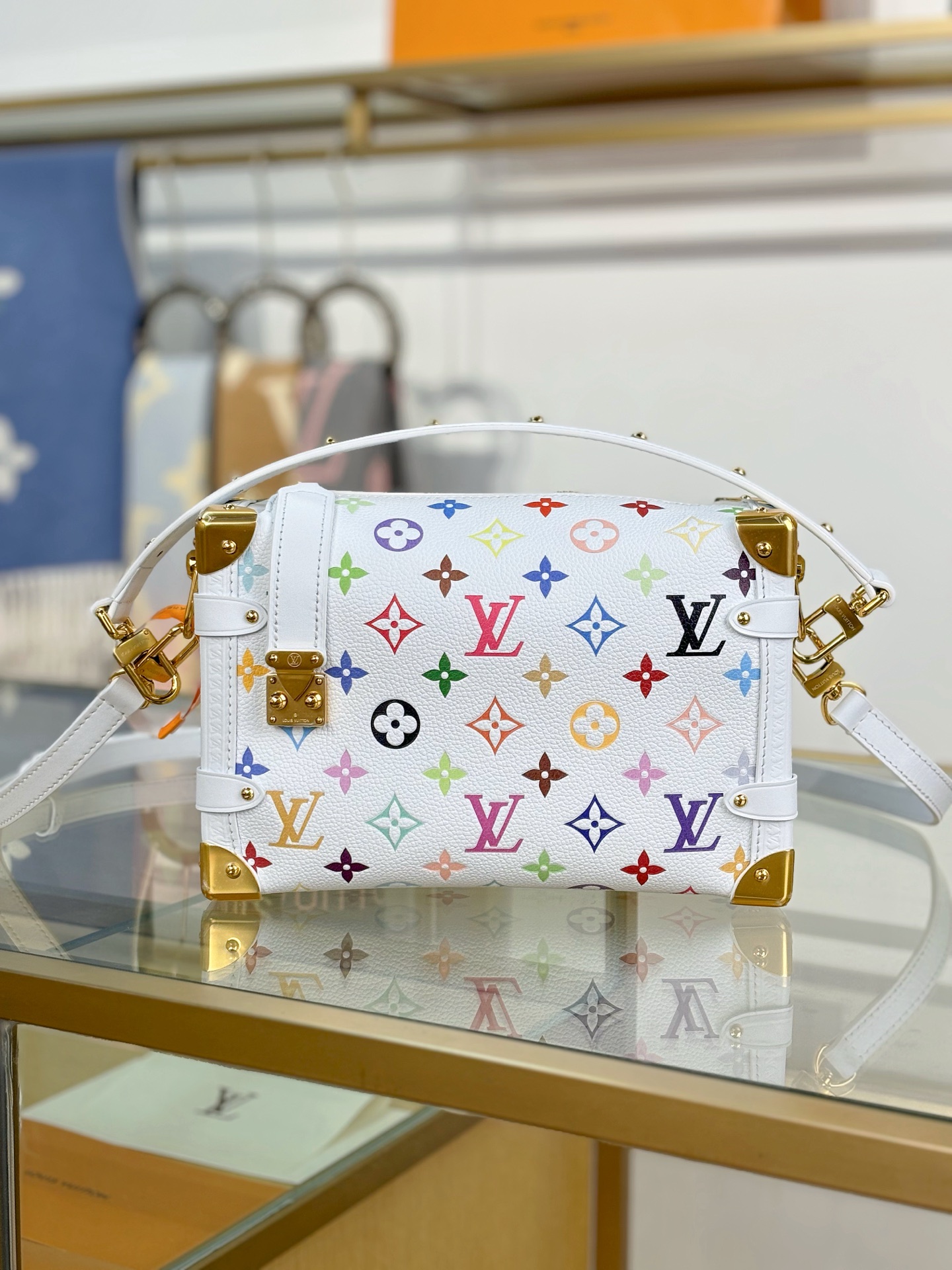 LV高仿M14046彩色Monogram箱型包白底Petite Malle精品推薦｜歐美奢侈品精品推薦