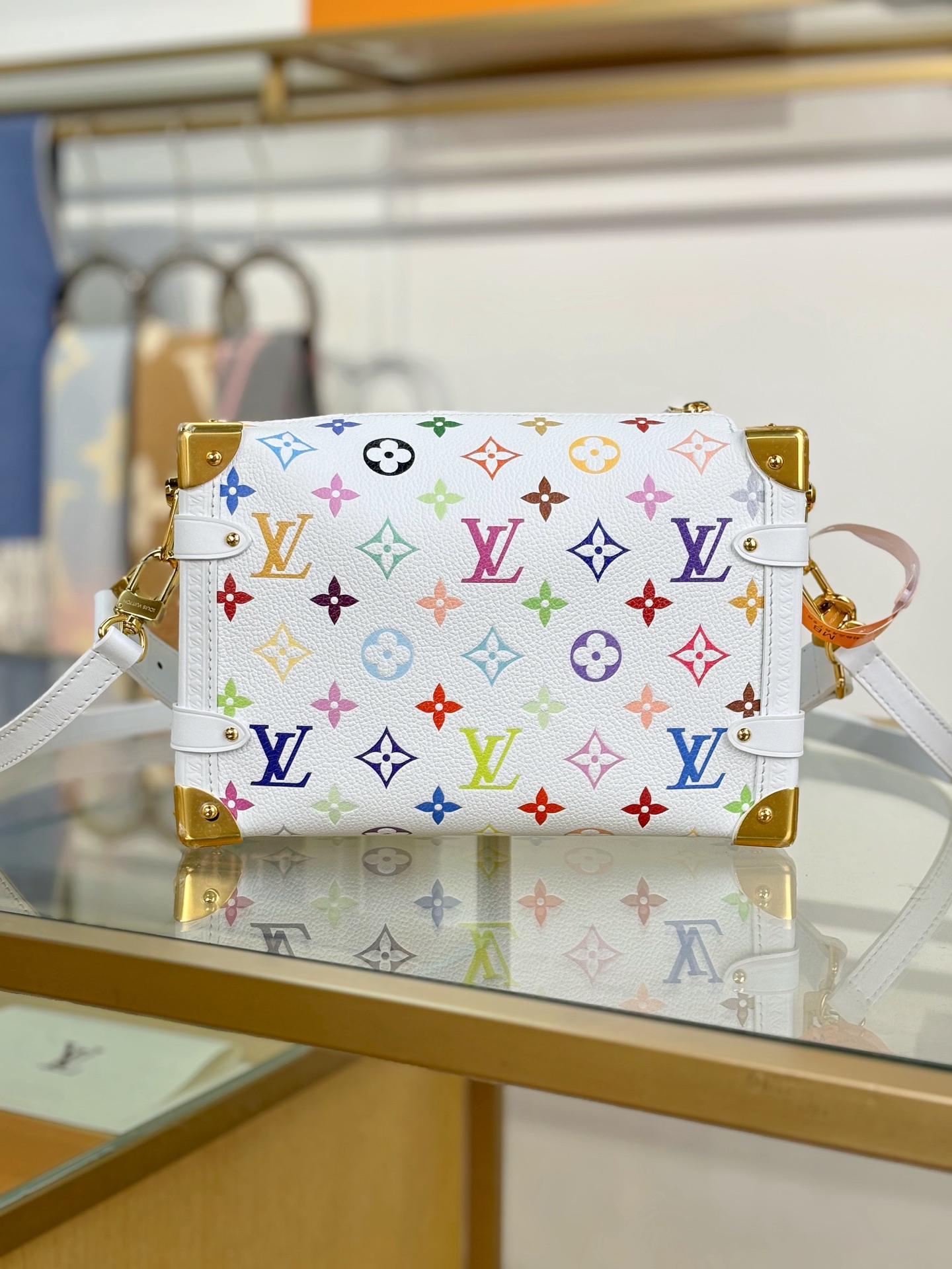 LV高仿M14046彩色Monogram箱型包白底Petite Malle精品推薦｜歐美奢侈品精品推薦