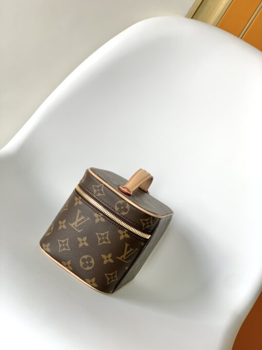 LV高仿M44495 Nice BB化妝箱手提包經典Monogram優雅推薦