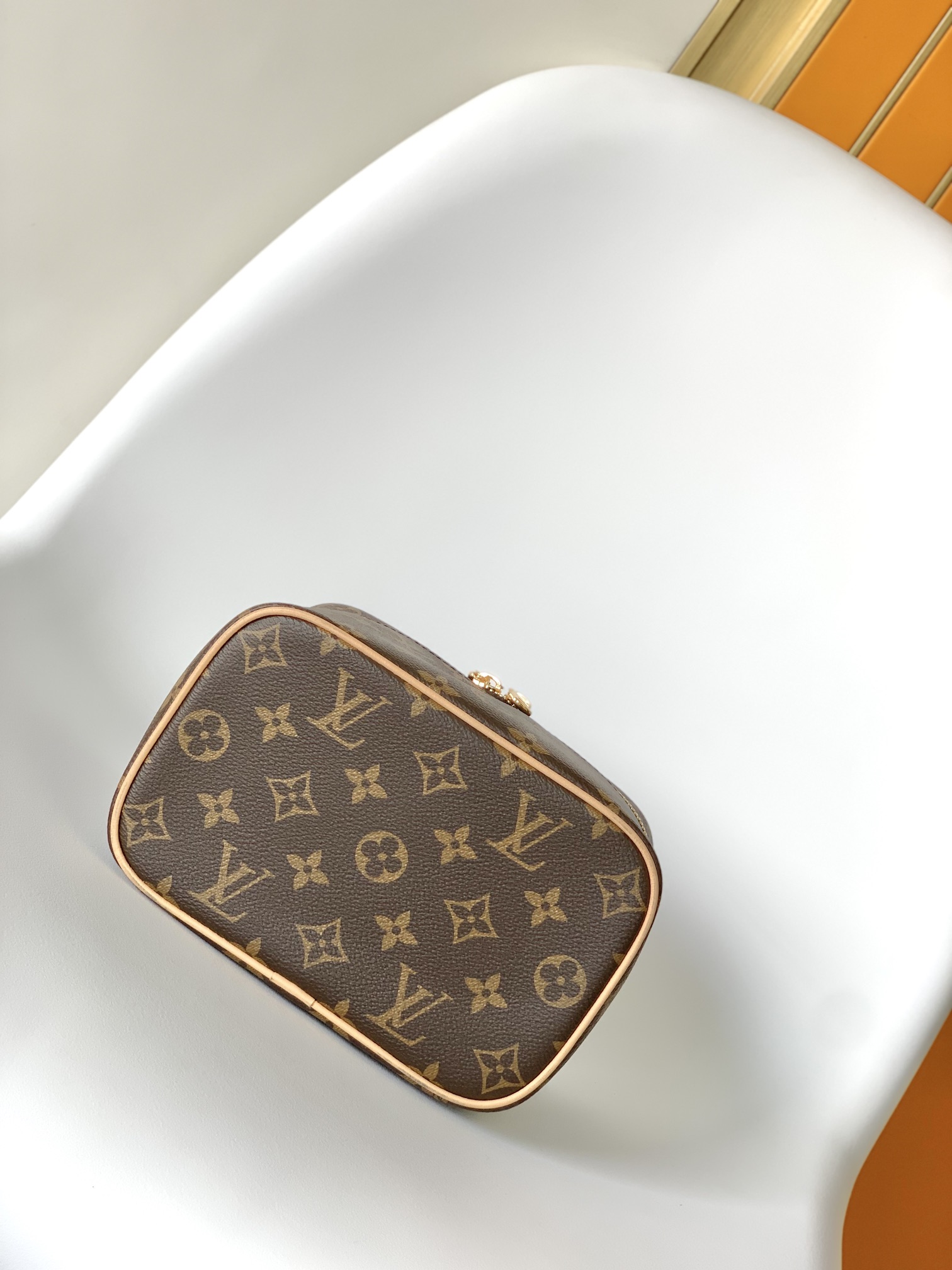 LV高仿M44495 Nice BB化妝箱手提包經典Monogram優雅推薦｜歐美奢侈品精品推薦