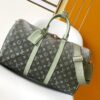 LV高仿M11718 Keepall 50綠色Monogram旅行袋寬帶設計推薦款｜歐美奢侈品精品推薦