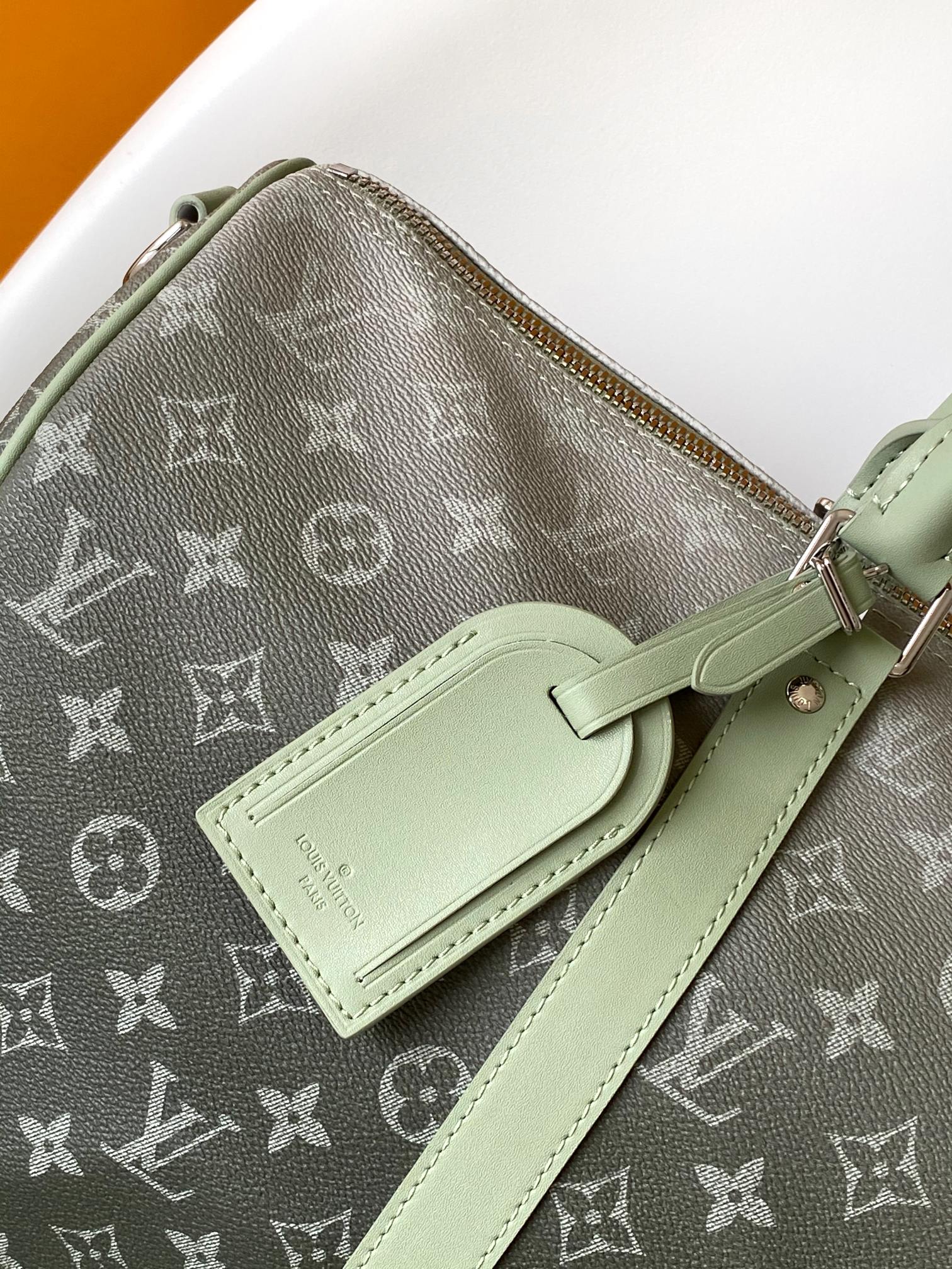 LV高仿M11718 Keepall 50綠色Monogram旅行袋寬帶設計推薦款｜歐美奢侈品精品推薦