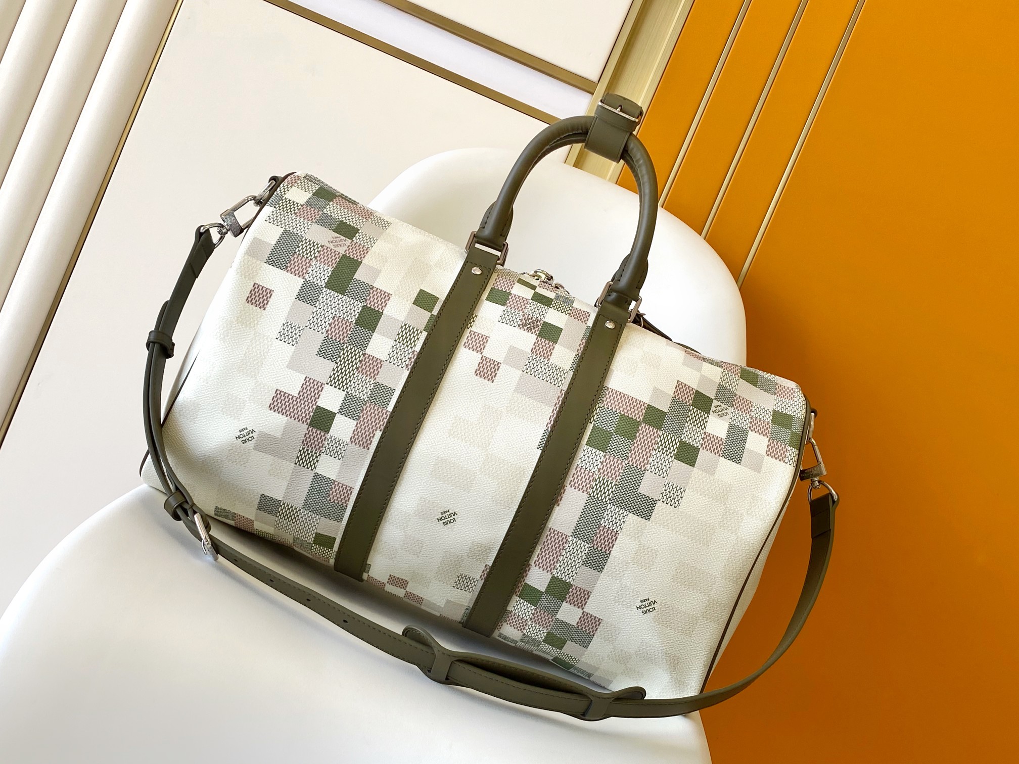 LV一比一M00160 Keepall 50棋盤格編織風旅行袋軍綠設計推薦｜歐美奢侈品精品推薦