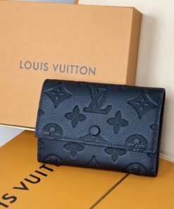 LV高仿M12635黑色壓紋Monogram短夾簡約俐落精品日常皮夾推薦