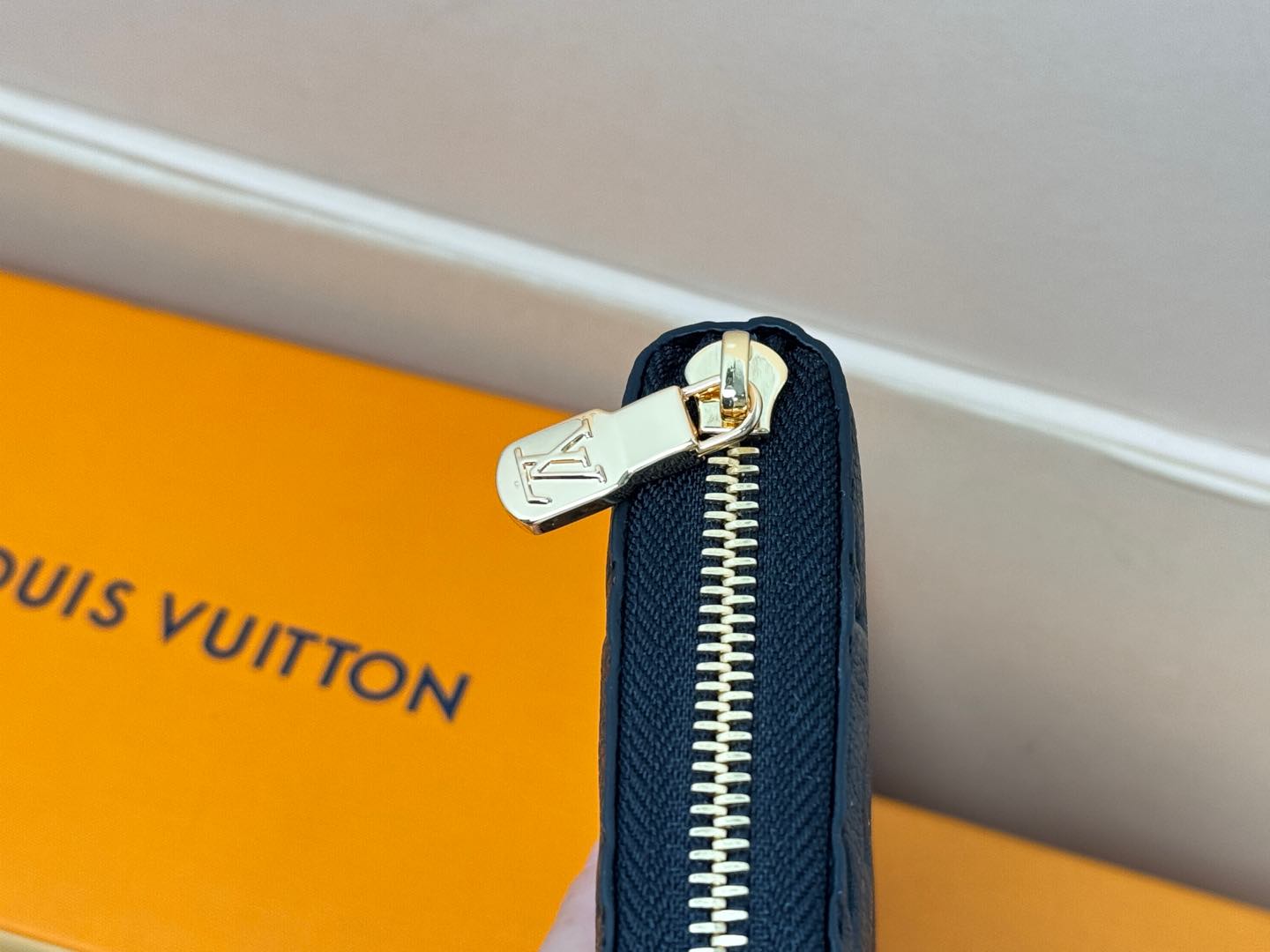 LV高仿M12425黑色Monogram Empreinte拉鍊長夾時尚精品長夾推薦｜歐美奢侈品精品推薦