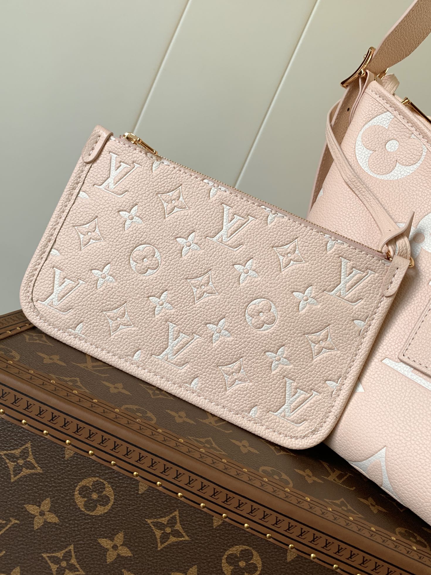 LV 高仿粉色Monogram肩背包優雅甜美風格推薦｜歐美奢侈品精品推薦