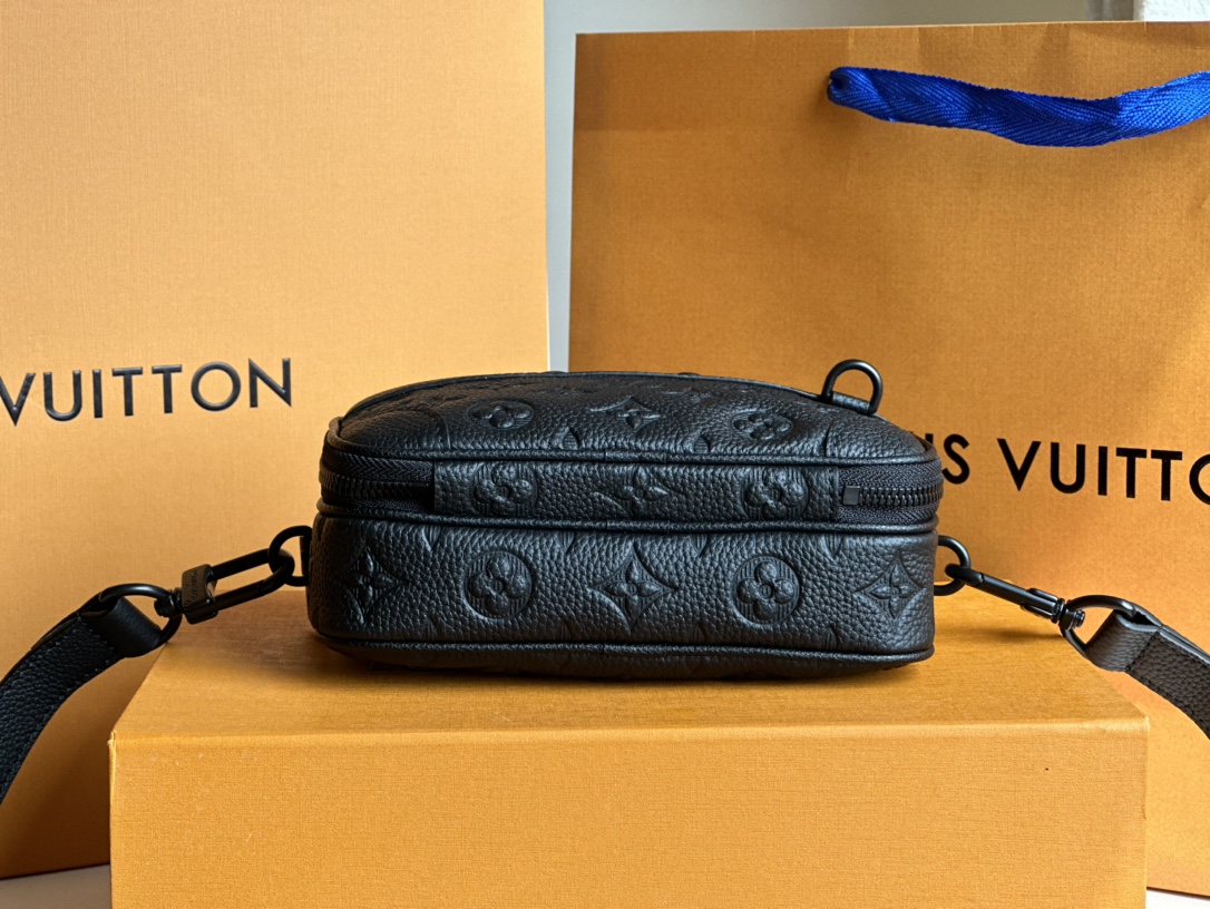 LV 高仿黑色壓紋牛皮相機包 M82544質感實用百搭款｜歐美奢侈品精品推薦