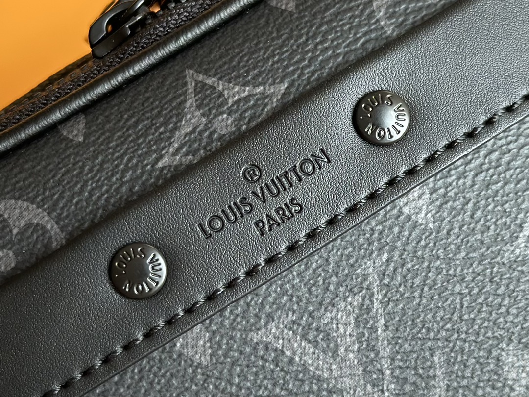 LV 高仿Monogram Eclipse相機包 M82542簡約百搭人氣款｜歐美奢侈品精品推薦