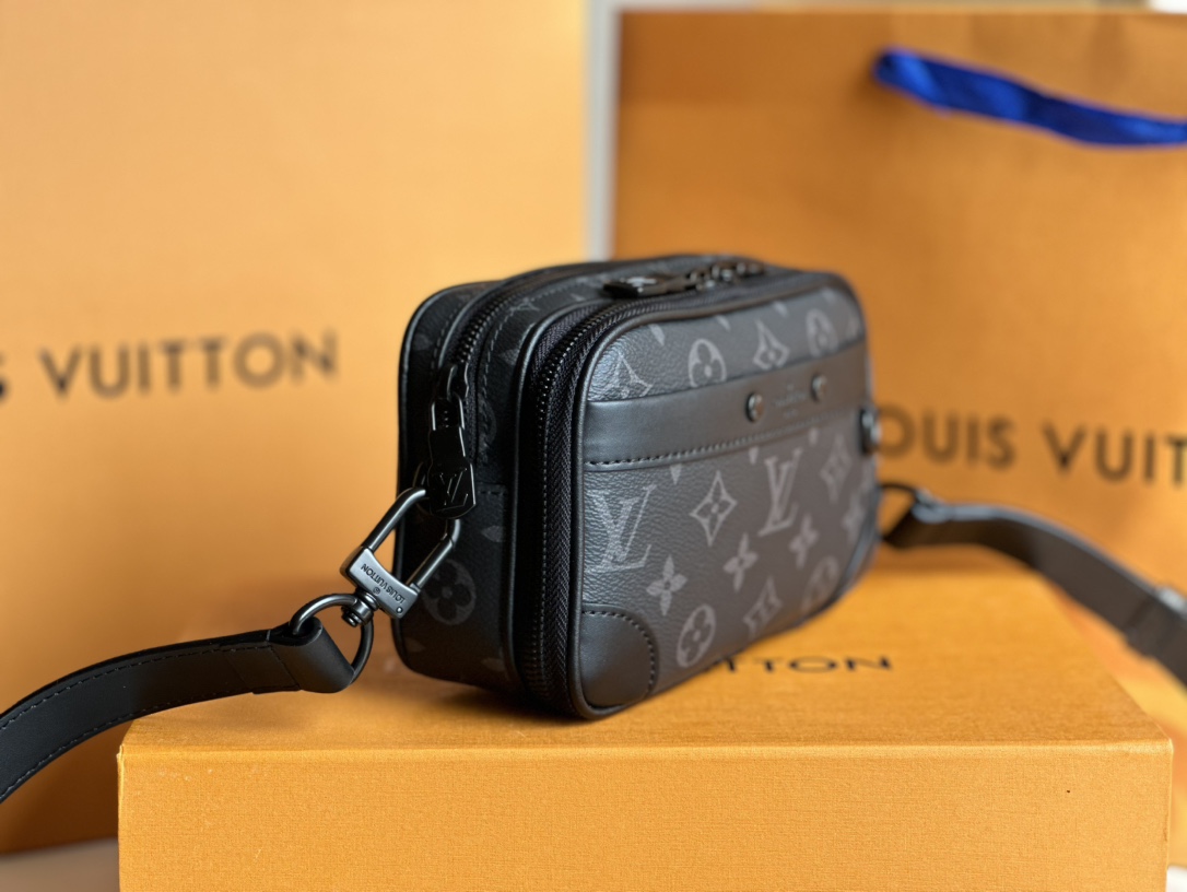LV 高仿Monogram Eclipse相機包 M82542簡約百搭人氣款｜歐美奢侈品精品推薦
