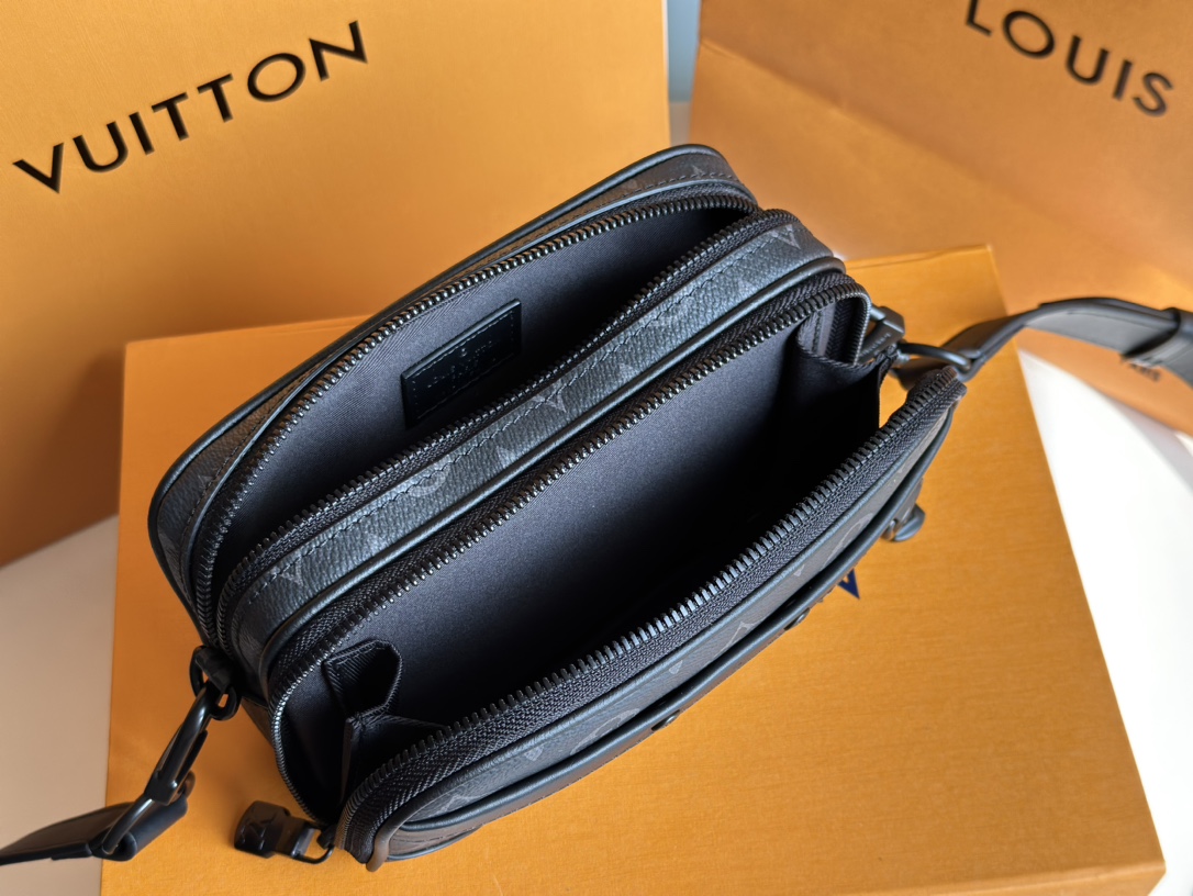 LV 高仿Monogram Eclipse相機包 M82542簡約百搭人氣款｜歐美奢侈品精品推薦