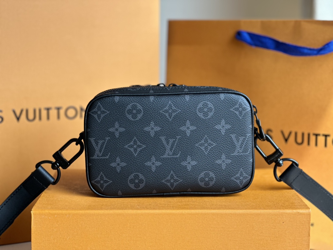 LV 高仿Monogram Eclipse相機包 M82542簡約百搭人氣款｜歐美奢侈品精品推薦