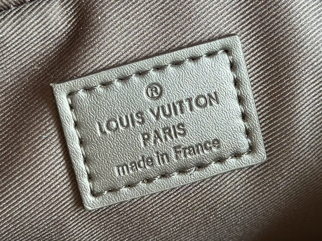 LV 高仿Monogram Eclipse相機包 M82542簡約百搭人氣款｜歐美奢侈品精品推薦