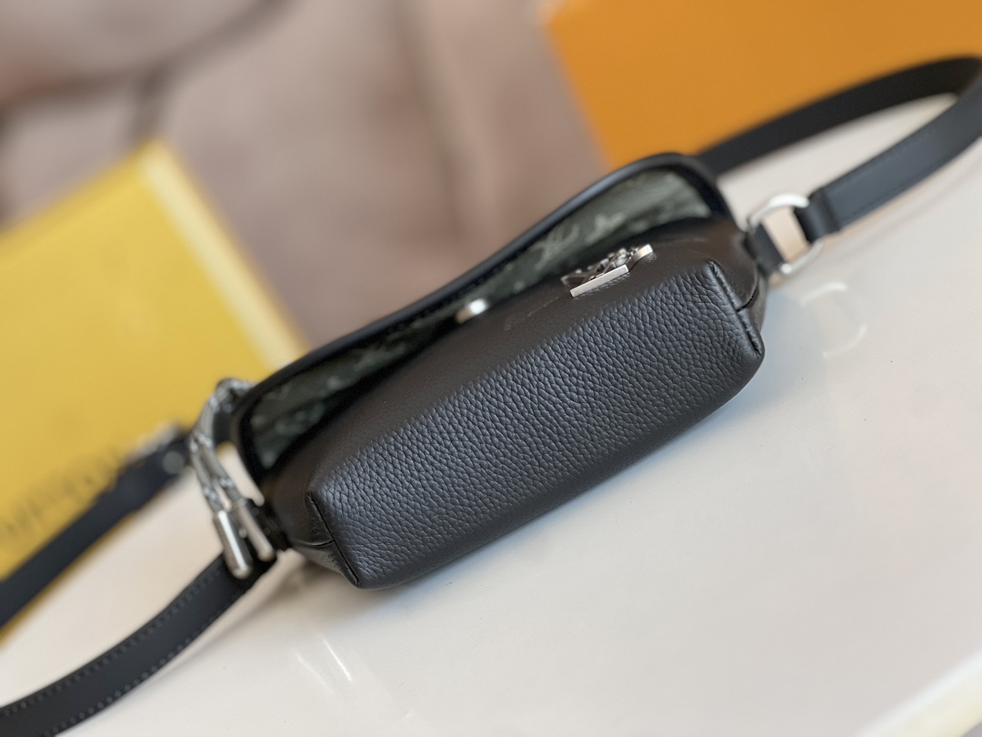 LV 精品仿製Monogram拼接黑灰斜背包潮流百搭人氣推薦款｜歐美奢侈品精品推薦
