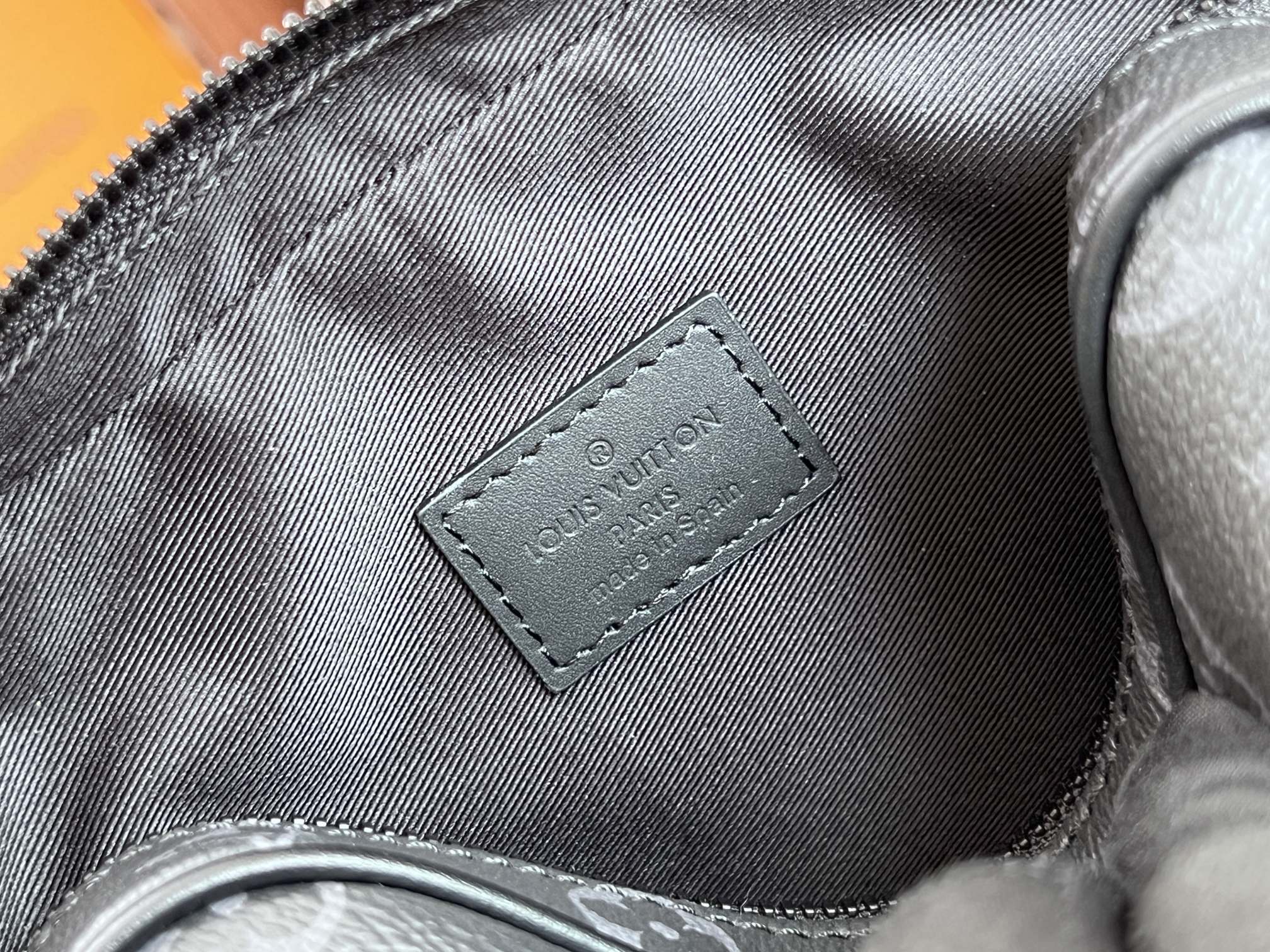 LV 一比一Monogram Eclipse郵差包 M12518潮流通勤百搭推薦款｜歐美奢侈品精品推薦