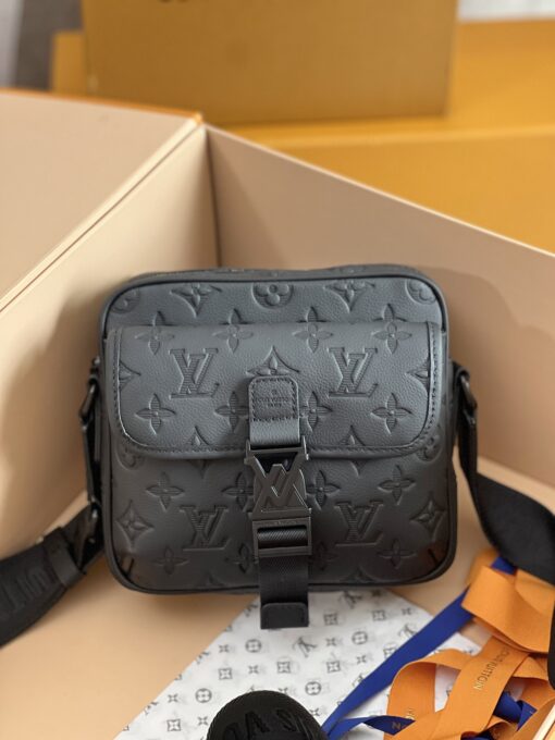 LV 原單Monogram Empreinte全皮黑色郵差包 M12516質感通勤百搭推薦款