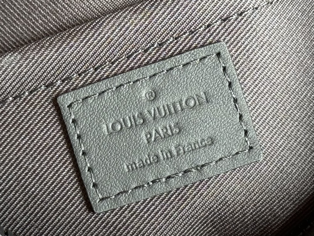 LV 原單Monogram Eclipse半月形腰包 M23835潮流百搭推薦款｜歐美奢侈品精品推薦