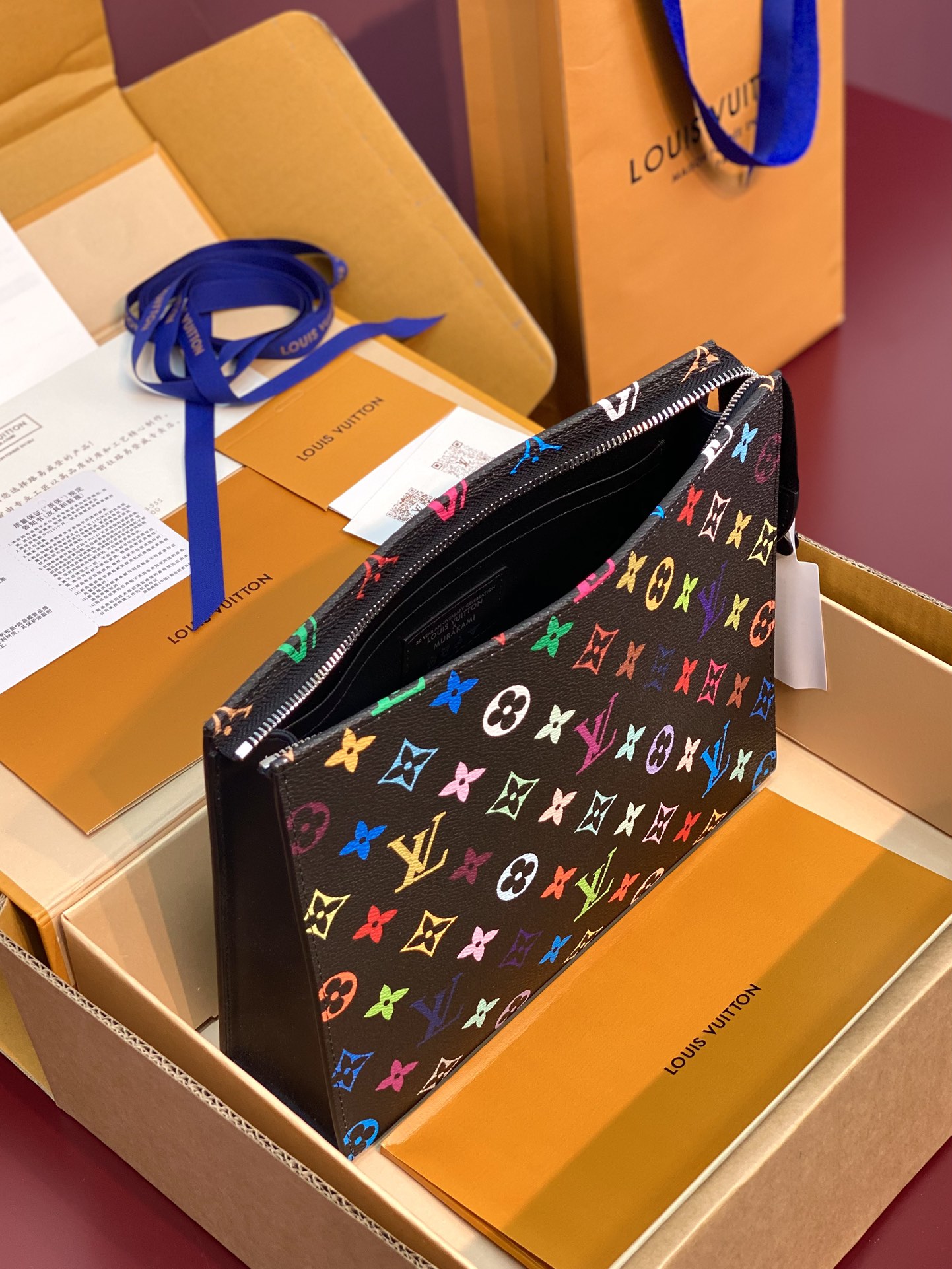 LV 一比一彩虹Monogram黑色拉鍊手拿包文件包人氣時尚百搭推薦｜歐美奢侈品精品推薦