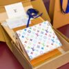 LV 一比一彩虹Monogram白色拉鍊手拿包文件包人氣造型款｜歐美奢侈品精品推薦