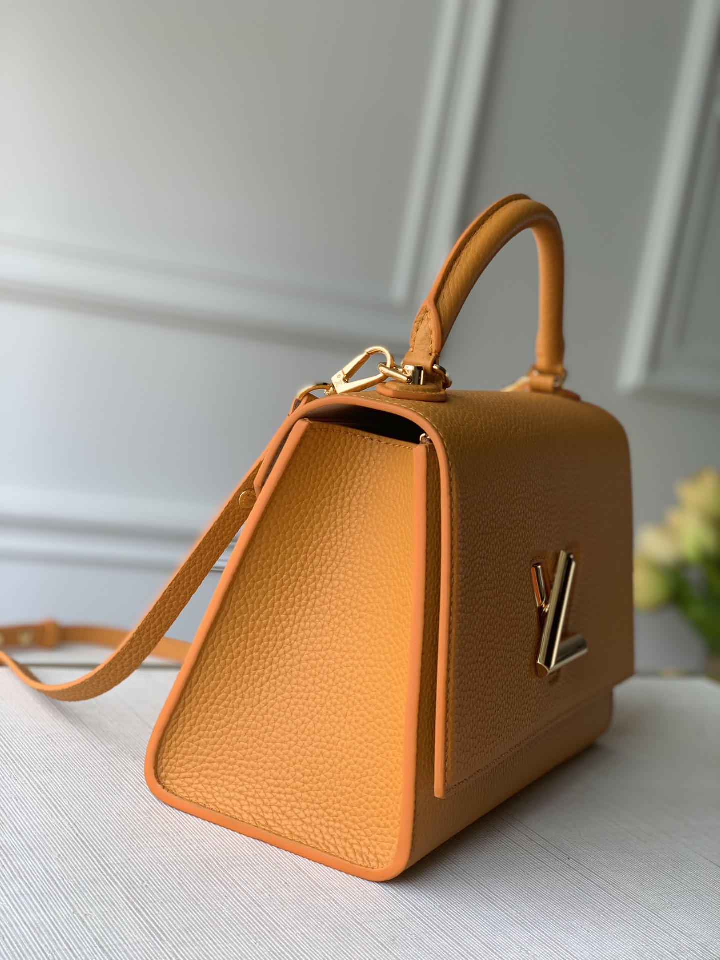 LV 一比一 Capucines BB 橙色手提包 小牛皮百搭氣質款