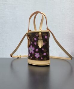 LV高仿M13417櫻花限量圓筒包配卡夾夢幻春日新品推薦