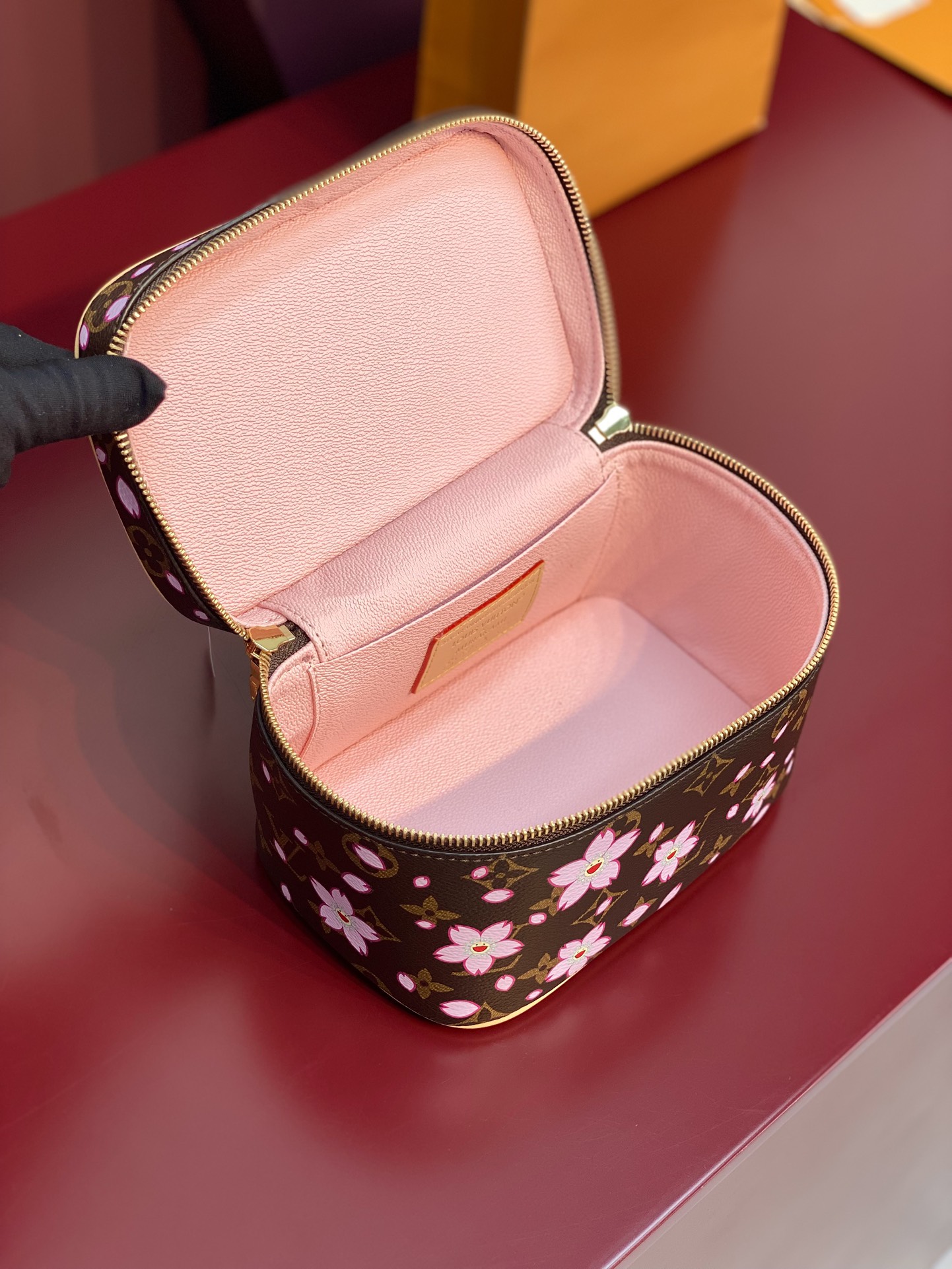 LV高仿M14181櫻花限量化妝箱粉嫩Monogram帆布人氣推薦｜歐美奢侈品精品推薦