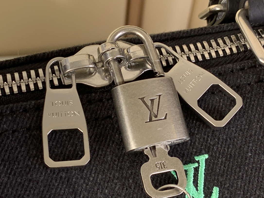 LV高仿M13966 Keepall 50旅行袋彩色Logo帆布潮流百搭推薦｜歐美奢侈品精品推薦