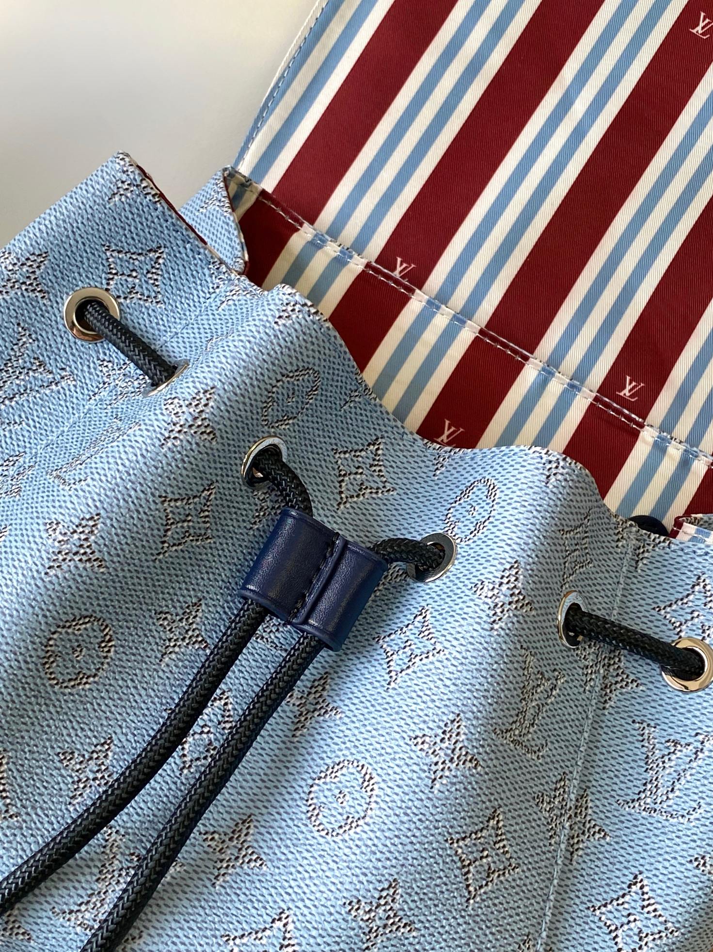 LV高仿Monogram Denim後背包藍色牛仔布Christopher潮流人氣款｜歐美奢侈品精品推薦