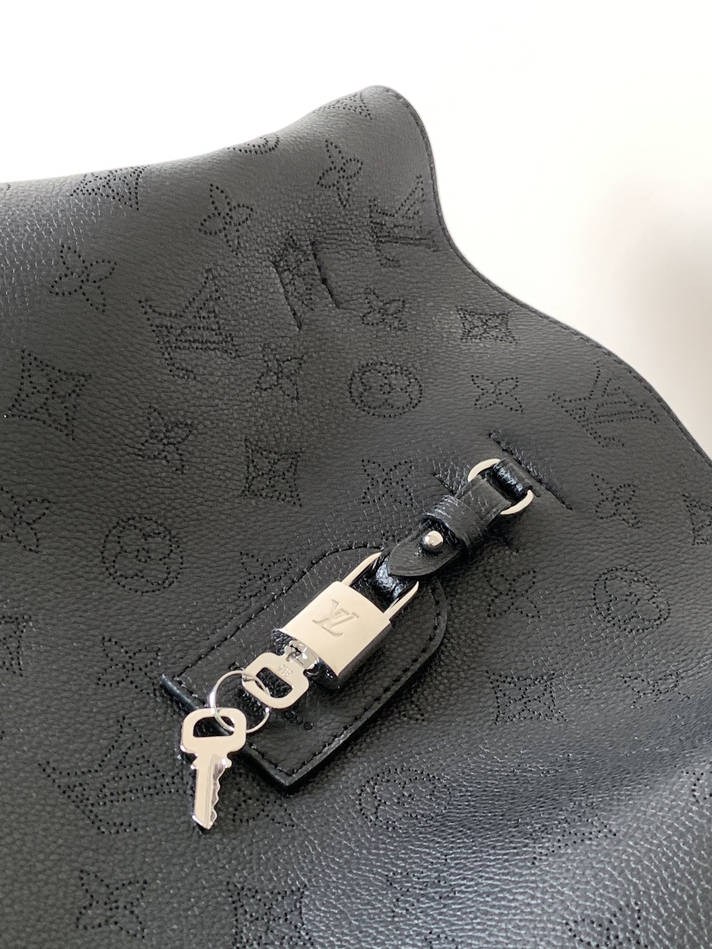 LV一比一M13179黑色LockMe托特包附手拿包通勤百搭新作推薦｜歐美奢侈品精品推薦