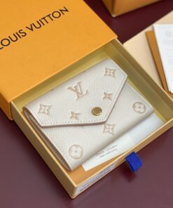 LV原單白色短夾三折錢包Monogram壓紋奶油粉人氣推薦款