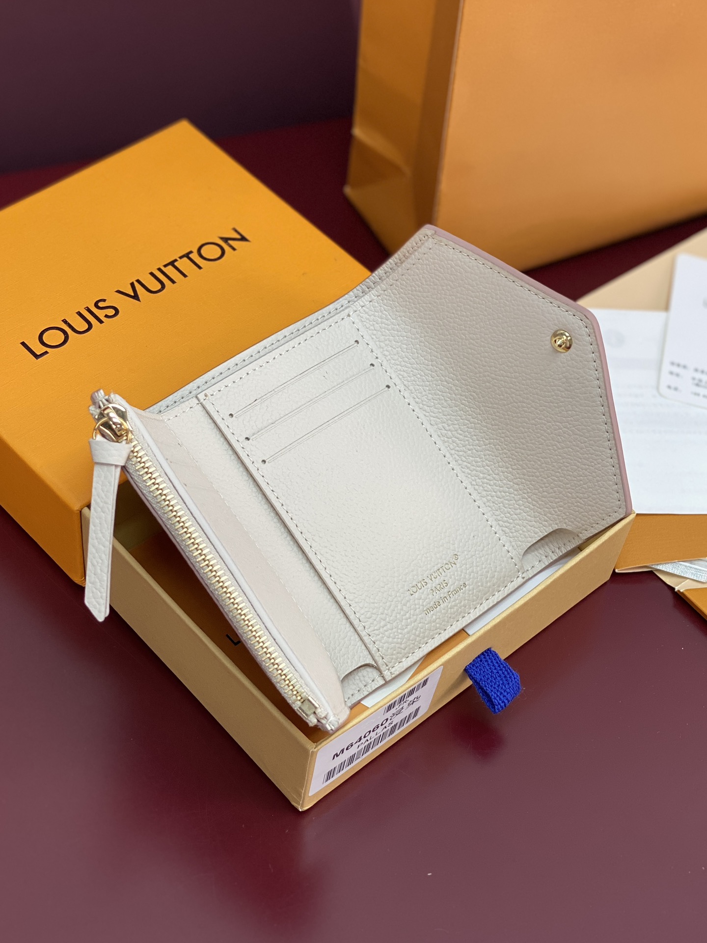 LV原單白色短夾三折錢包Monogram壓紋奶油粉人氣推薦款｜歐美奢侈品精品推薦