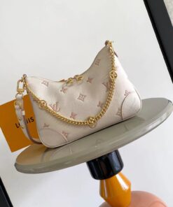 LV一比一奶油粉金鍊腋下包Monogram壓紋氣質甜美小包推薦