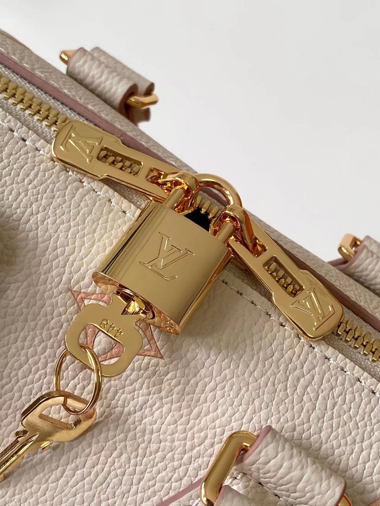 LV高仿Nano Speedy迷你波士頓包奶油粉Monogram人氣小包推薦｜歐美奢侈品精品推薦