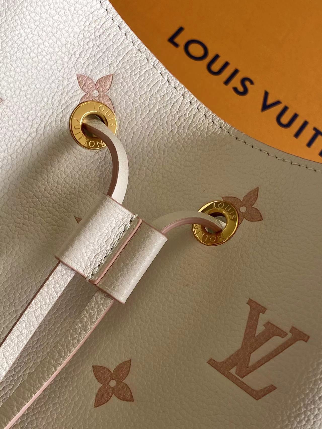 LV A貨NéoNoé奶油粉水桶包Monogram壓紋甜美通勤人氣款｜歐美奢侈品精品推薦