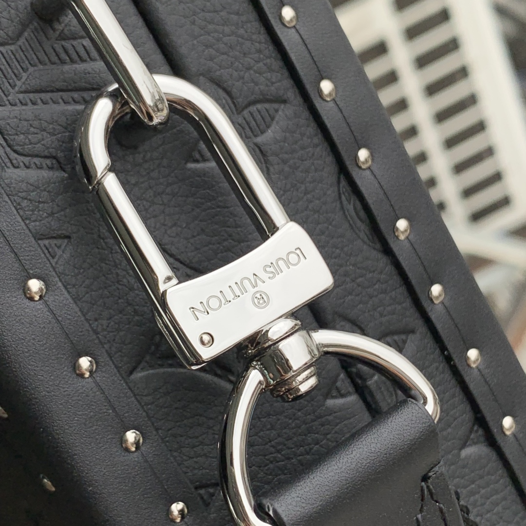 LV一比一黑色Soft Trunk手袋潮流硬箱造型斜背包男款首選｜歐美奢侈品精品推薦