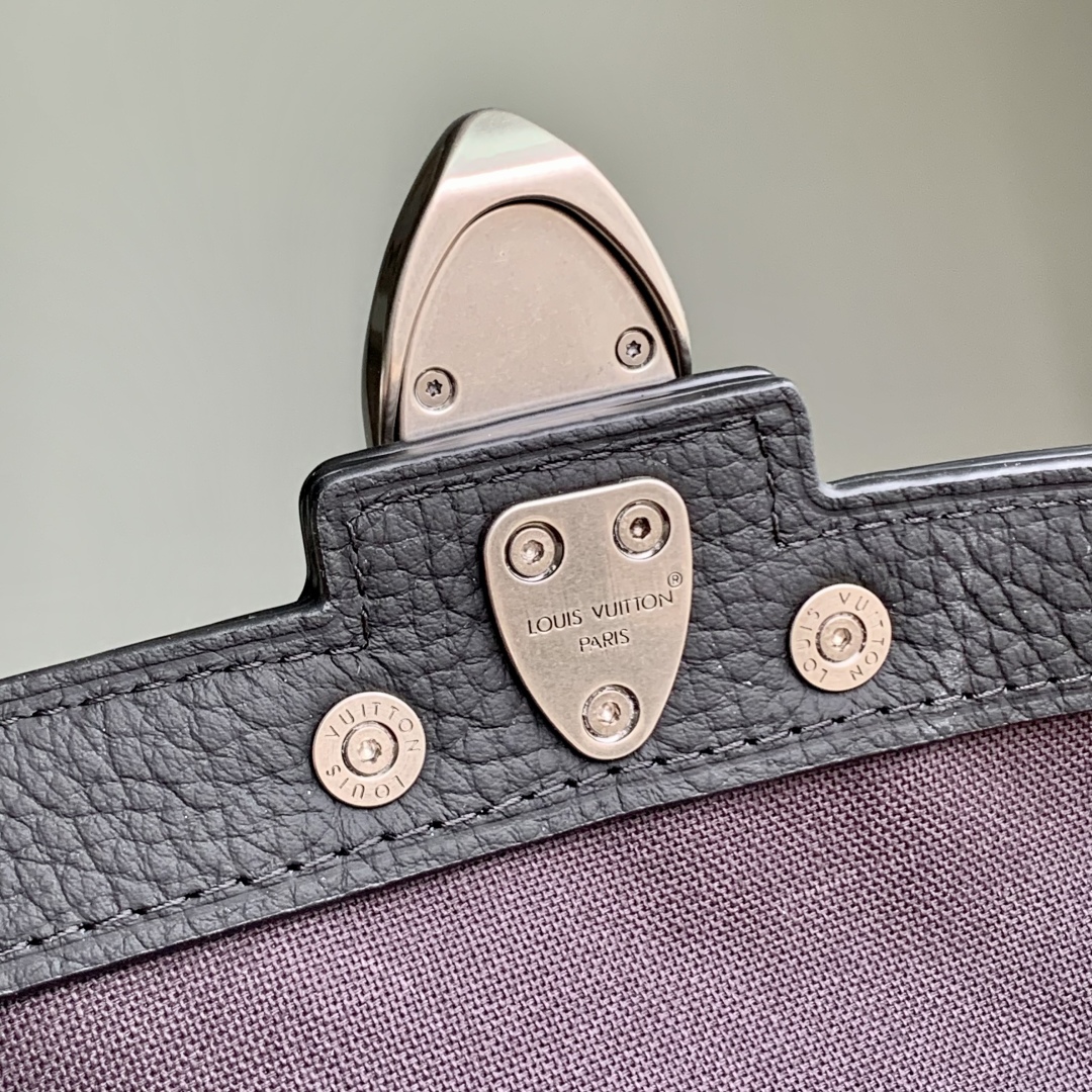 LV A貨黑色硬殼斜背包 M13871 經典Monogram潮流造型｜歐美奢侈品精品推薦
