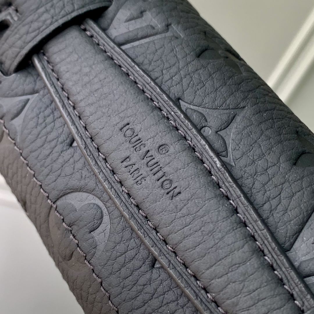 LV A貨黑色硬殼斜背包 M13871 經典Monogram潮流造型｜歐美奢侈品精品推薦